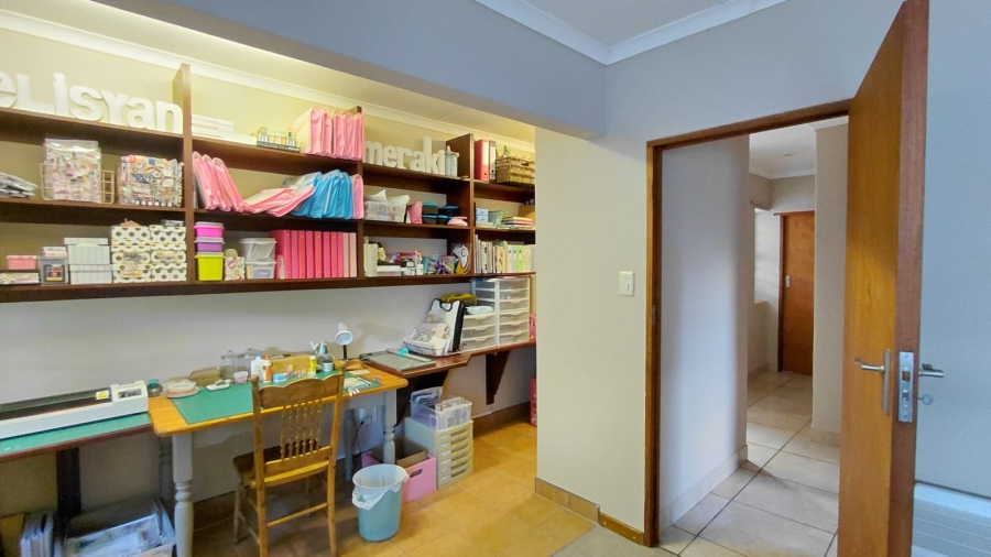 2 Bedroom Property for Sale in Stilbaai Wes Western Cape